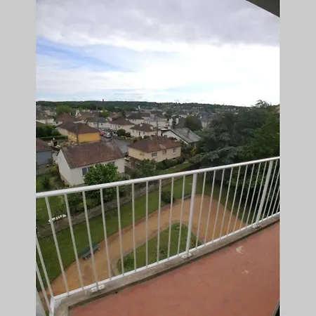 Lumineux Appartement Recement Renove Et Meuble *